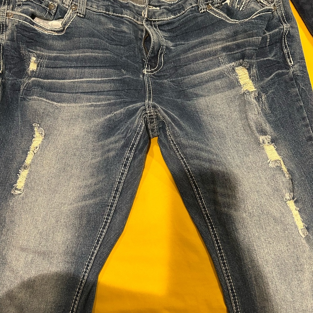 Stylish Blue Distressed Women's Jeans